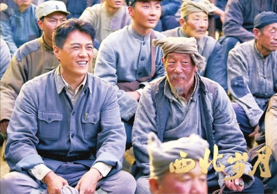 波澜壮阔：球队昂首阔步，勇夺胜利的简单介绍